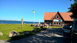 Spiel- und Liegewiesen, kleines Rest./Café mit Traum-Meerblick am Strand von Westerholz